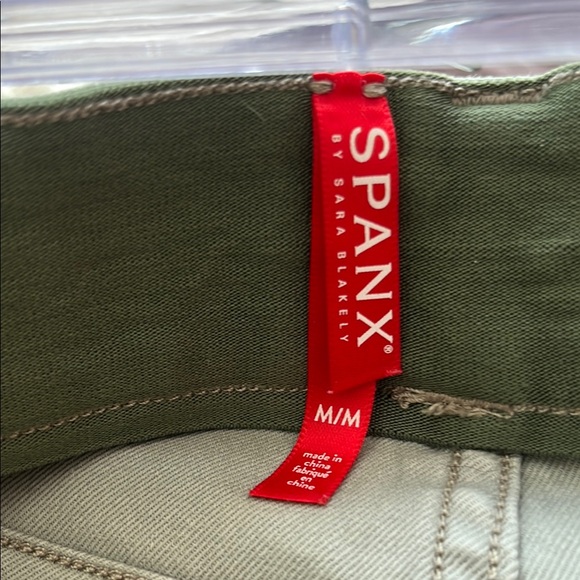 SPANX Gray Green Camouflage Women's stretch Shorts - Picture 3 of 6